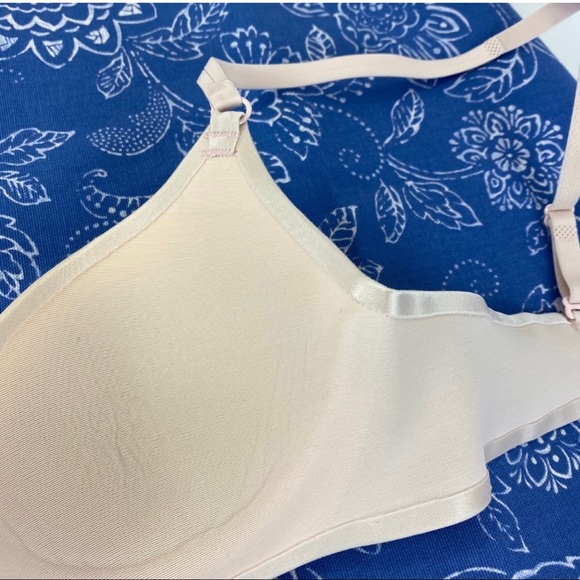 Victoria's Secret Pale Pink Bra 34A - Picture 4 of 5